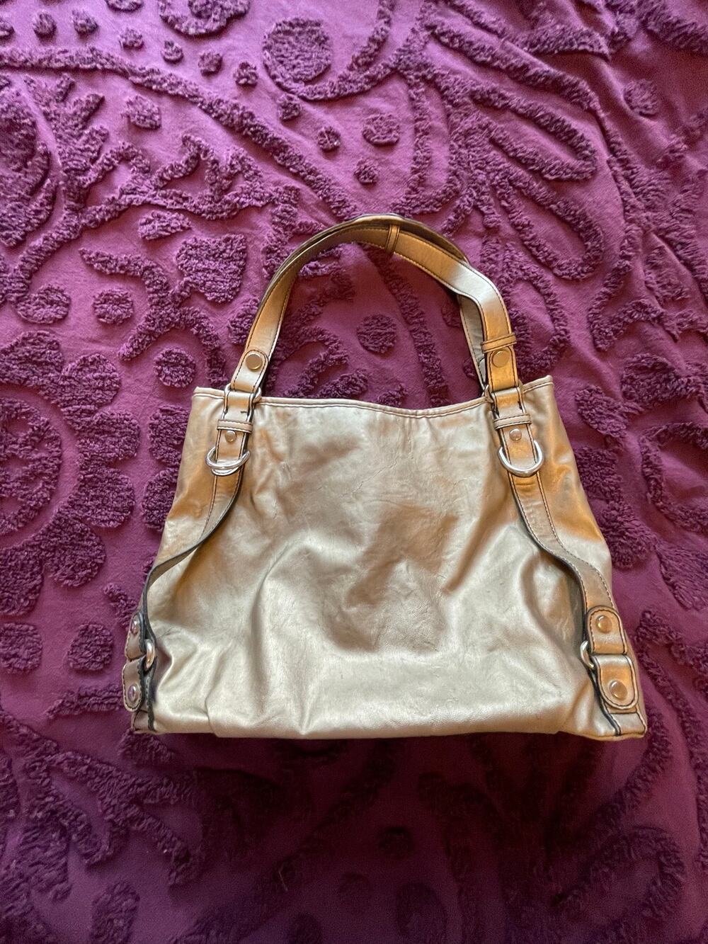 gold metallic nine and co shoulder bag